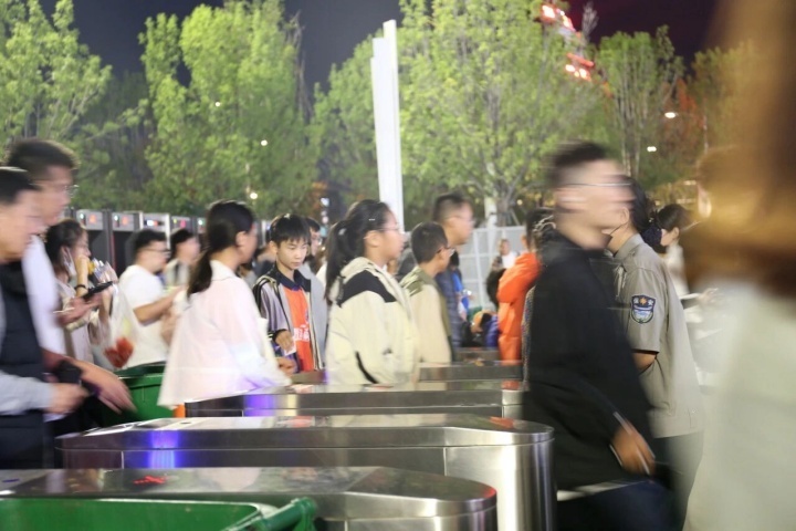 它们既是看 它们既是看